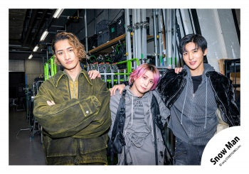 【No.SM25-1160】「Snow Man Dome Tour 2025-2026 ON」Goods off-shot
