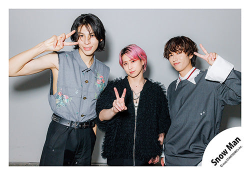 【No.SM25-507】Single「SERIOUS」MV & jacket photo off-shot