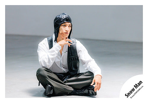 【No.SM25-549】Single「SERIOUS」MV & jacket photo off-shot