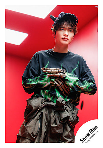 【No.SM25-569】Single「SERIOUS」MV & jacket photo off-shot