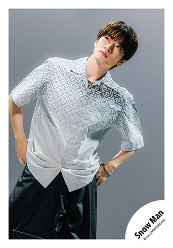 【No.SM25-571】Single「SERIOUS」MV & jacket photo off-shot