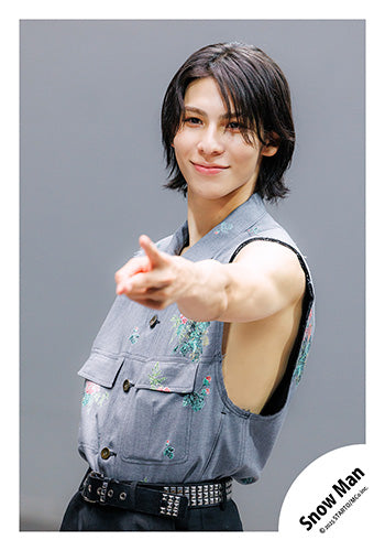 【No.SM25-574】Single「SERIOUS」MV & jacket photo off-shot