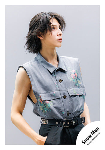 【No.SM25-579】Single「SERIOUS」MV & jacket photo off-shot