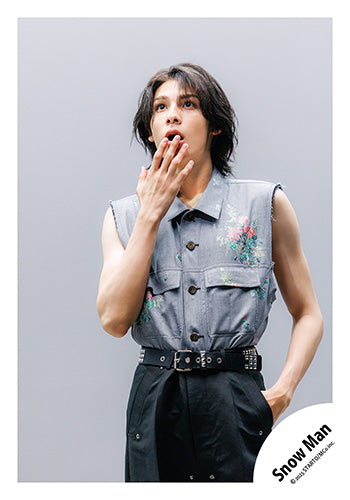 【No.SM25-581】Single「SERIOUS」MV & jacket photo off-shot