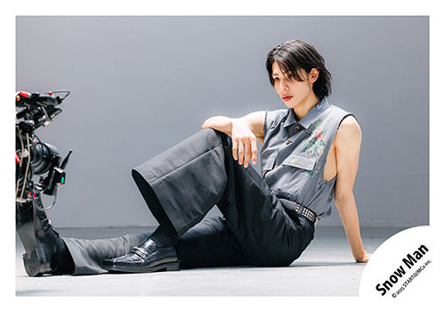 【No.SM25-585】Single「SERIOUS」MV & jacket photo off-shot