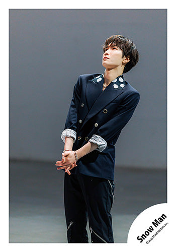 【No.SM25-605】Single「SERIOUS」MV & jacket photo off-shot