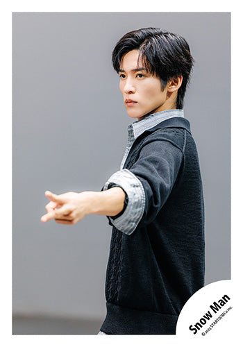 【No.SM25-646】Single「SERIOUS」MV & jacket photo off-shot