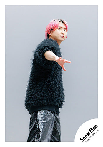 【No.SM25-676】Single「SERIOUS」MV & jacket photo off-shot