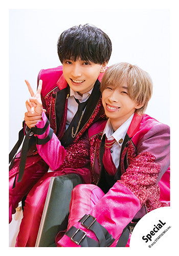 【No.SP25-054】「SpeciaL LIVE 2025 4ever SpeciaL」Goods off-shot