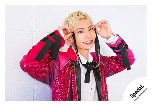 【No.SP25-077】「SpeciaL LIVE 2025 4ever SpeciaL」Goods off-shot