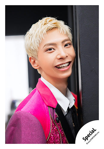 【No.SP25-083】「SpeciaL LIVE 2025 4ever SpeciaL」Goods off-shot