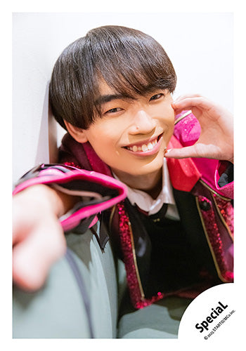 【No.SP25-107】「SpeciaL LIVE 2025 4ever SpeciaL」Goods off-shot