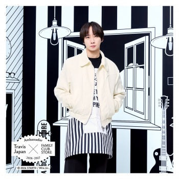 【No.SQ26-043】FAMILY CLUB.STORE Ambassador 2026-2027 Travis Japan Square Photo Monochrome