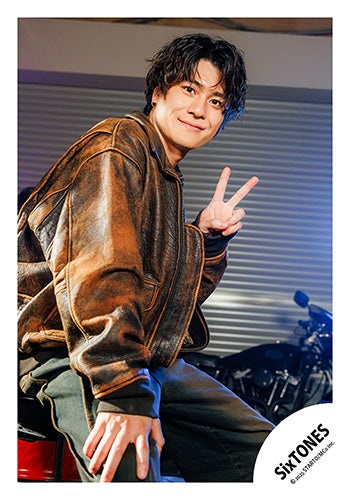 【No.ST25-121】Album「GOLD」MV & jacket photo off-shot