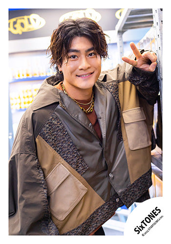 【No.ST25-130】Album「GOLD」MV & jacket photo off-shot