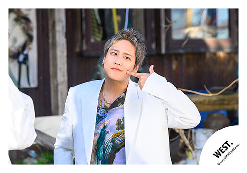 【No.WES25-069】Album「A.H.O. -Audio Hang Out-」MV & jacket photo off-shot