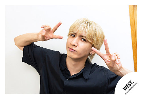 【No.WES25-136】Album「A.H.O. -Audio Hang Out-」MV & jacket photo off-shot