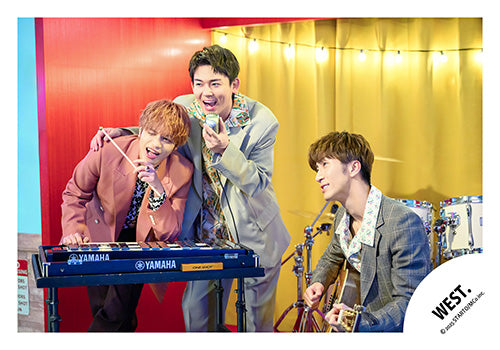 【No.WES25-215】「WEST. LIVE TOUR 2025 A.H.O. -Audio Hang Out-」Goods off-shot