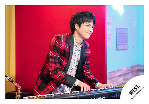 【No.WES25-217】「WEST. LIVE TOUR 2025 A.H.O. -Audio Hang Out-」Goods off-shot