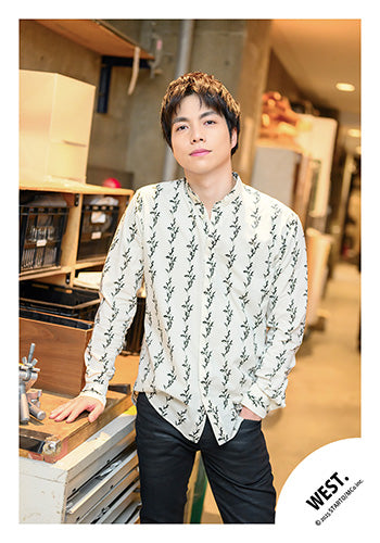 【No.WES25-220】「WEST. LIVE TOUR 2025 A.H.O. -Audio Hang Out-」Goods off-shot