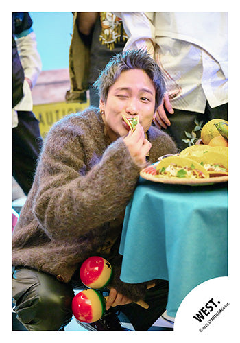 【No.WES25-238】「WEST. LIVE TOUR 2025 A.H.O. -Audio Hang Out-」Goods off-shot