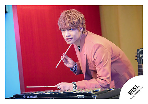 【No.WES25-241】「WEST. LIVE TOUR 2025 A.H.O. -Audio Hang Out-」Goods off-shot