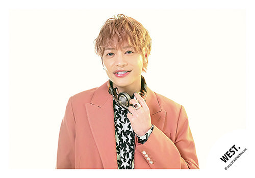 【No.WES25-245】「WEST. LIVE TOUR 2025 A.H.O. -Audio Hang Out-」Goods off-shot