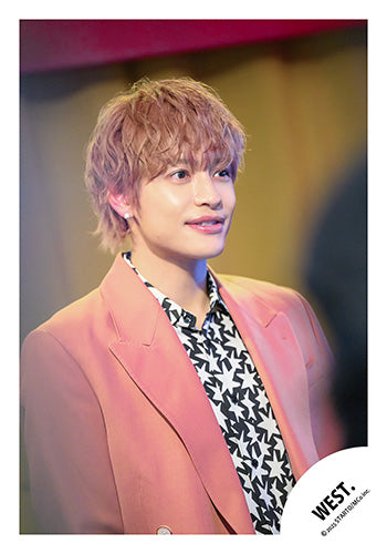 【No.WES25-246】「WEST. LIVE TOUR 2025 A.H.O. -Audio Hang Out-」Goods off-shot