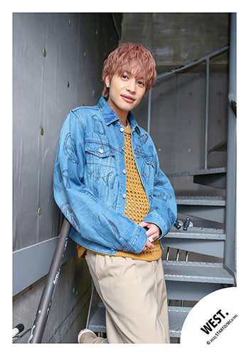 【No.WES25-247】「WEST. LIVE TOUR 2025 A.H.O. -Audio Hang Out-」Goods off-shot