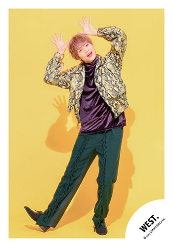 【No.WES25-250】「WEST. LIVE TOUR 2025 A.H.O. -Audio Hang Out-」Goods off-shot