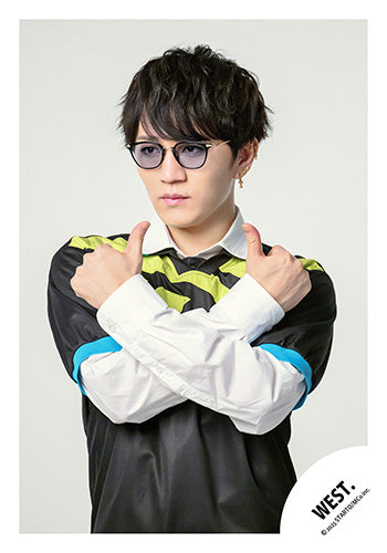 【No.WES25-253】「WEST. LIVE TOUR 2025 A.H.O. -Audio Hang Out-」Goods off-shot