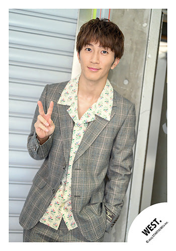 【No.WES25-282】「WEST. LIVE TOUR 2025 A.H.O. -Audio Hang Out-」Goods off-shot