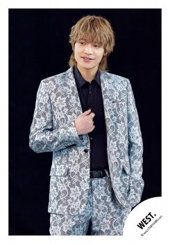 【No.WES25-574】「WEST. SPECIAL LIVE “WESTA!” 2025-2026」Goods off-shot