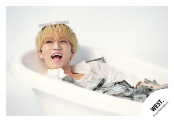 【No.WES25-580】「WEST. SPECIAL LIVE “WESTA!” 2025-2026」Goods off-shot