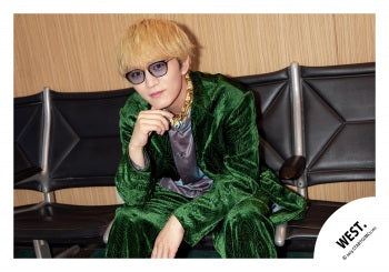 【No.WES25-584】「WEST. SPECIAL LIVE “WESTA!” 2025-2026」Goods off-shot