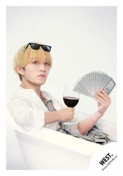 【No.WES25-585】「WEST. SPECIAL LIVE “WESTA!” 2025-2026」Goods off-shot