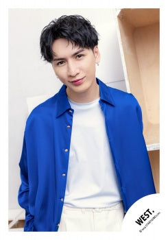 【No.WES25-590】「WEST. SPECIAL LIVE “WESTA!” 2025-2026」Goods off-shot