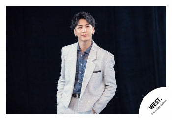 【No.WES25-591】「WEST. SPECIAL LIVE “WESTA!” 2025-2026」Goods off-shot