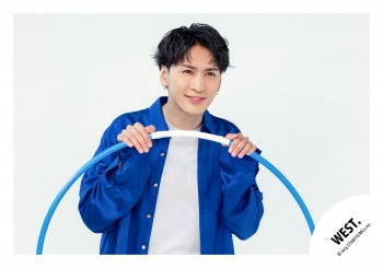 【No.WES25-592】「WEST. SPECIAL LIVE “WESTA!” 2025-2026」Goods off-shot