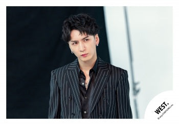 【No.WES25-596】「WEST. SPECIAL LIVE “WESTA!” 2025-2026」Goods off-shot