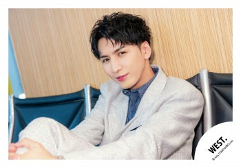 【No.WES25-599】「WEST. SPECIAL LIVE “WESTA!” 2025-2026」Goods off-shot