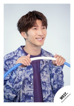 【No.WES25-604】「WEST. SPECIAL LIVE “WESTA!” 2025-2026」Goods off-shot