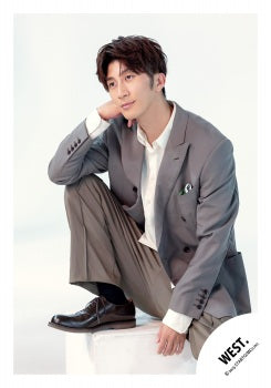 【No.WES25-610】「WEST. SPECIAL LIVE “WESTA!” 2025-2026」Goods off-shot