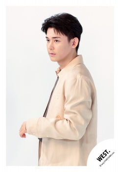 【No.WES25-620】「WEST. SPECIAL LIVE “WESTA!” 2025-2026」Goods off-shot