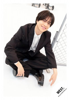 【No.WES26-198】「WEST. LIVE TOUR 2026 Yuiitsu-Muni」Goods off-shot