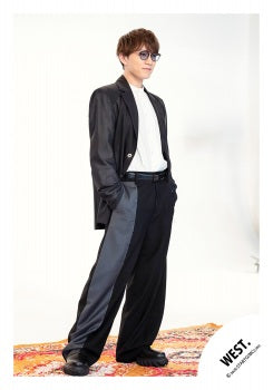 【No.WES26-237】「WEST. LIVE TOUR 2026 Yuiitsu-Muni」Goods off-shot