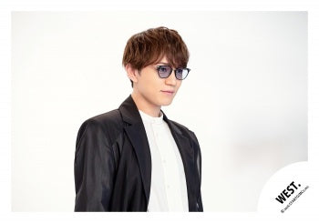 【No.WES26-239】「WEST. LIVE TOUR 2026 Yuiitsu-Muni」Goods off-shot
