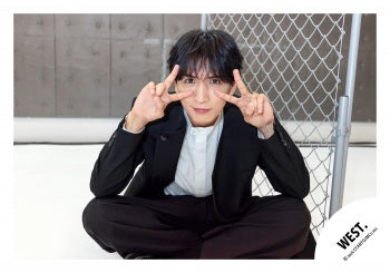 【No.WES26-255】「WEST. LIVE TOUR 2026 Yuiitsu-Muni」Goods off-shot