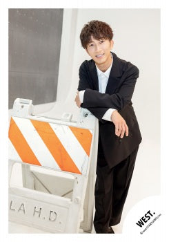 【No.WES26-258】「WEST. LIVE TOUR 2026 Yuiitsu-Muni」Goods off-shot