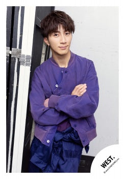 【No.WES26-267】「WEST. LIVE TOUR 2026 Yuiitsu-Muni」Goods off-shot